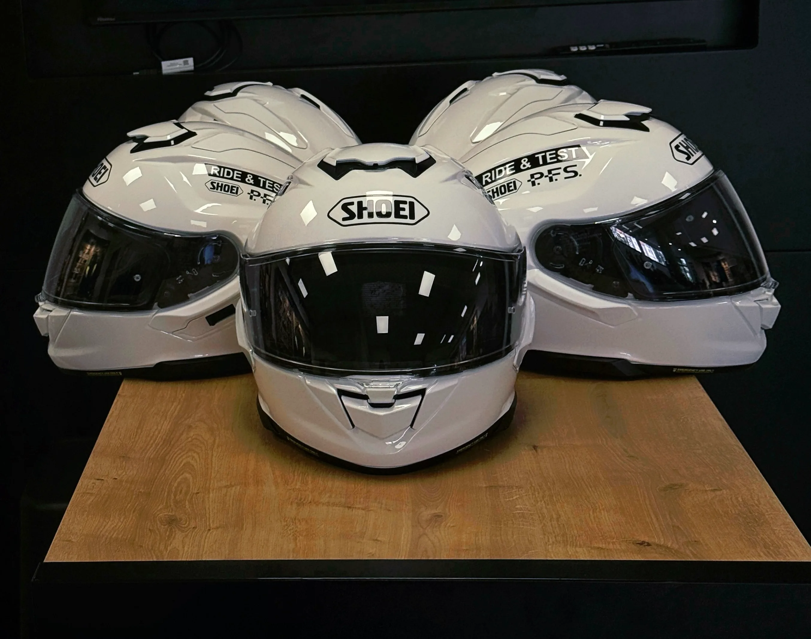 SHOEI Ride & Test kacige u Reply Motors salonu